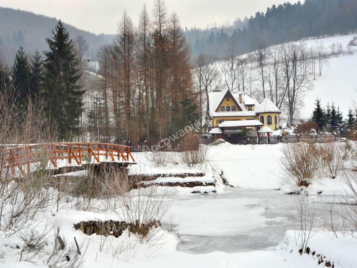 Domek Nad Rzeka เบรนนา ภายนอก รูปภาพ